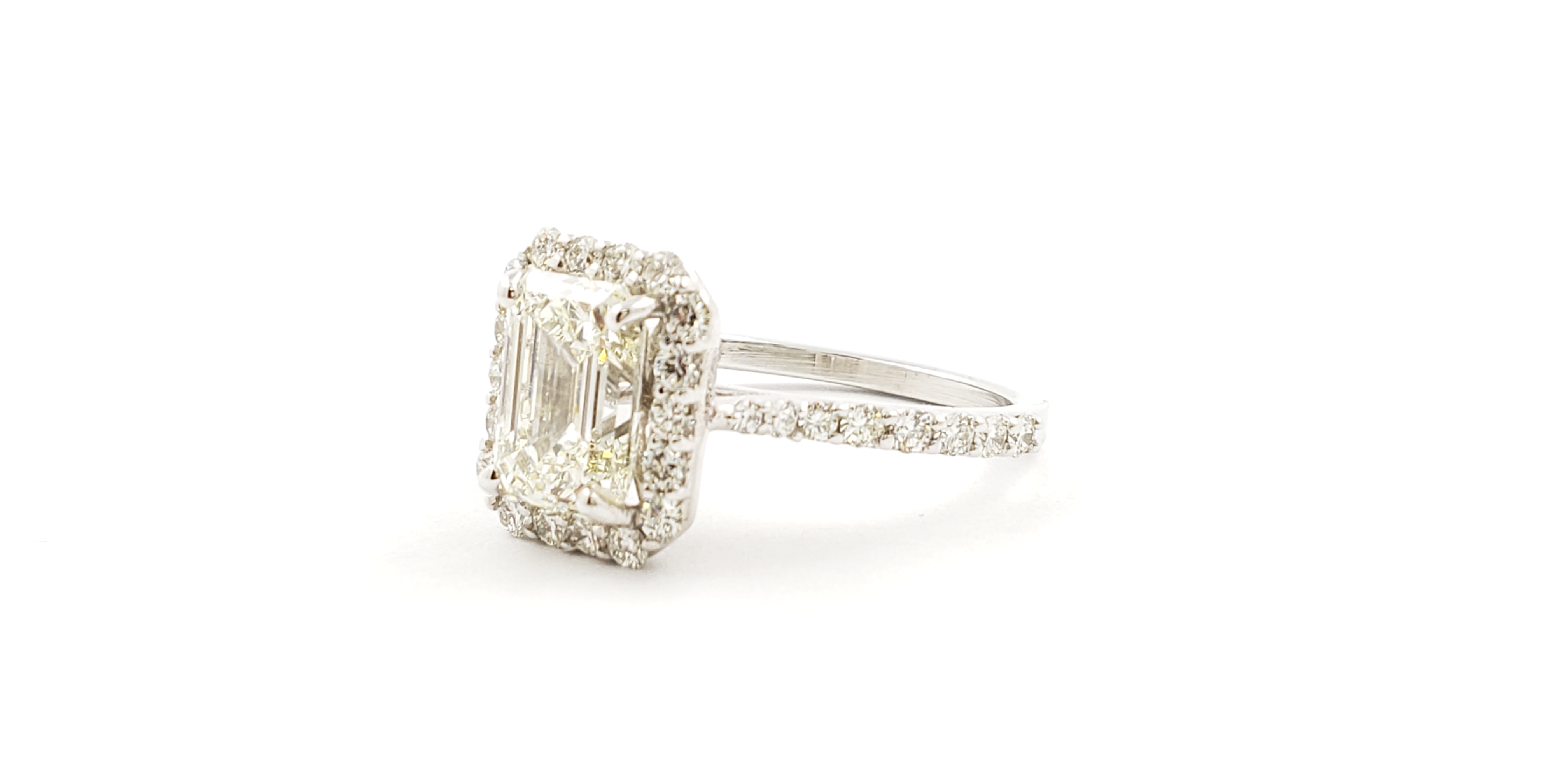 Emerald & Round Diamond Halo Ring